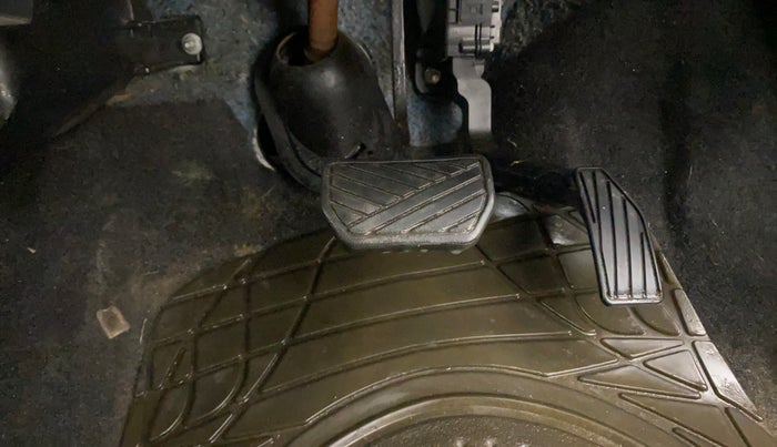 2016 Maruti Wagon R 1.0 VXI AMT, Petrol, Automatic, 28,718 km, Pedals