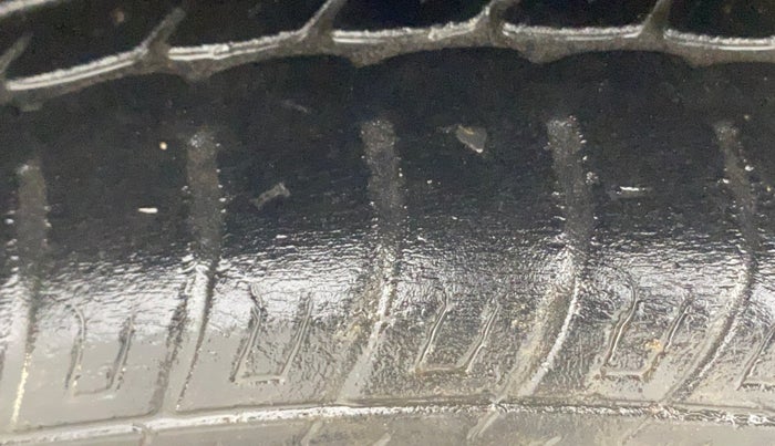 2016 Maruti Wagon R 1.0 VXI AMT, Petrol, Automatic, 28,718 km, Left Front Tyre Tread