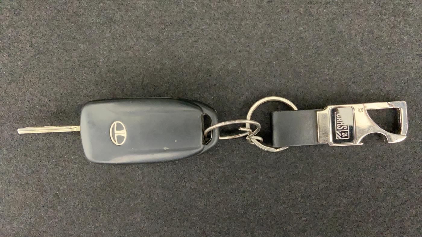 2019 Tata NEXON XMA 1.2, Petrol, Automatic, 9,670 km, Key Close-up