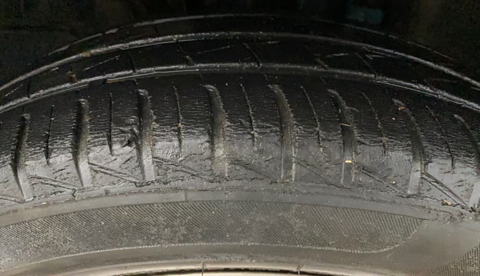 2020 Renault Kwid RXT 1.0 AMT (O), Petrol, Automatic, 28,304 km, Right Front Tyre Tread