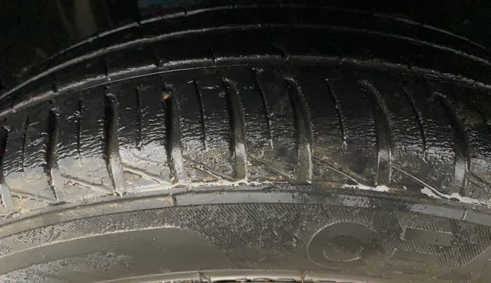 2020 Renault Kwid RXT 1.0 AMT (O), Petrol, Automatic, 28,304 km, Left Front Tyre Tread