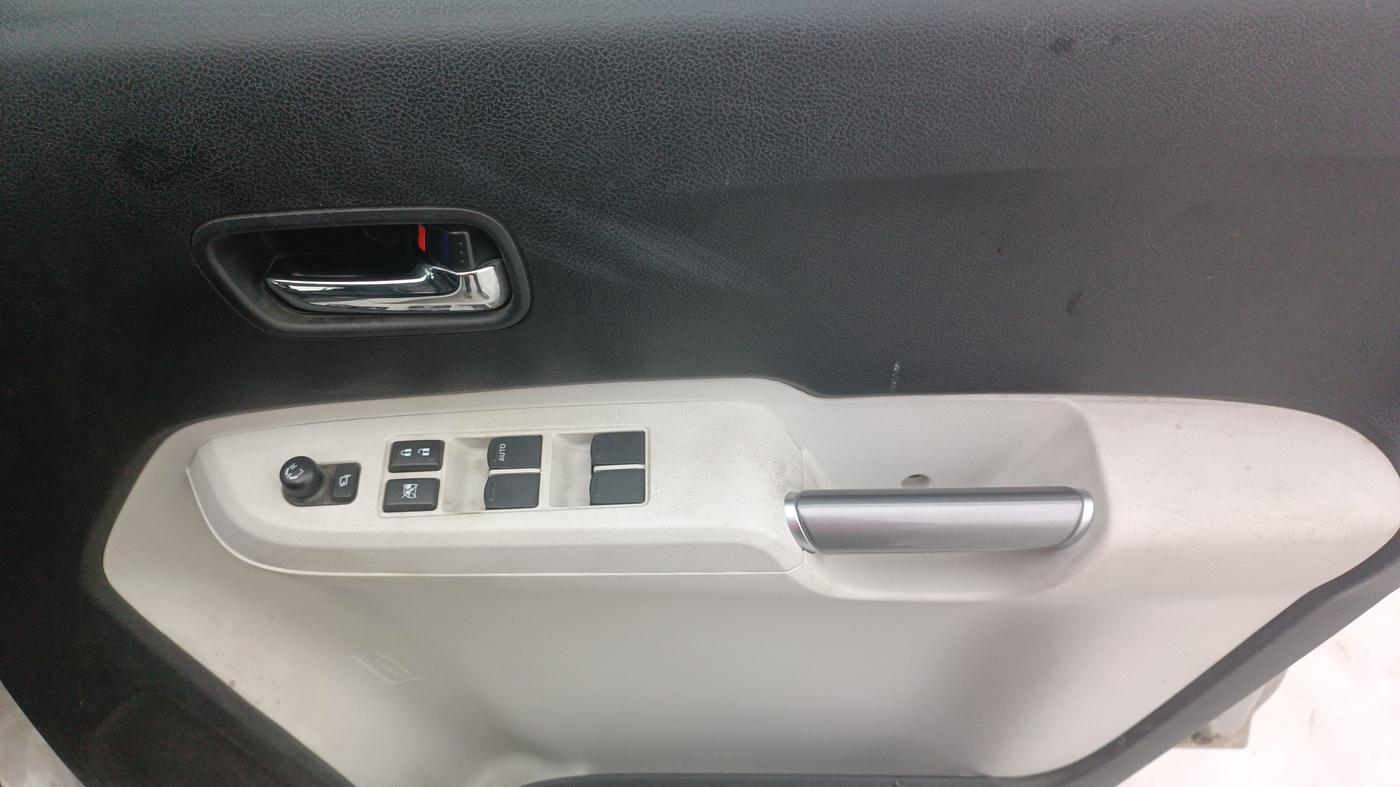 2023 Maruti IGNIS ZETA 1.2 AMT, Petrol, Automatic, 22,970 km, Driver Side Door Panels Control