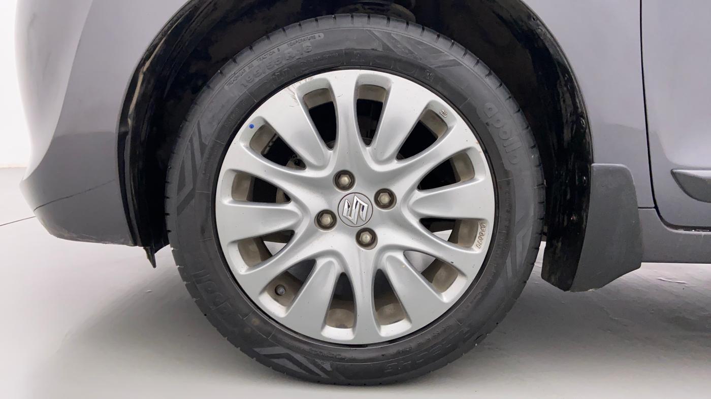 2017 Maruti Baleno ALPHA 1.2 K12, Petrol, Manual, 44,928 km, Left Front Wheel
