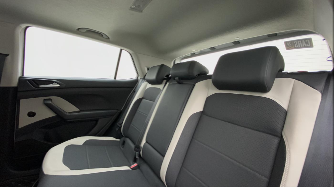 2022 Volkswagen TAIGUN TOPLINE 1.0 TSI AT, Petrol, Automatic, 15,085 km, Right Side Rear Door Cabin