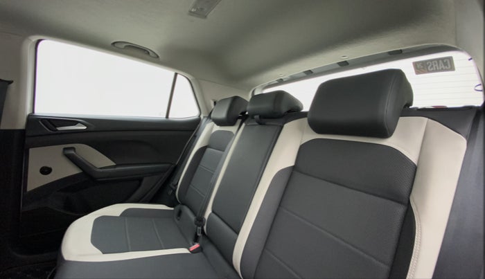 2022 Volkswagen TAIGUN TOPLINE 1.0 TSI AT, Petrol, Automatic, 15,085 km, Right Side Rear Door Cabin