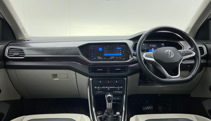 2022 Volkswagen TAIGUN TOPLINE 1.0 TSI AT, Petrol, Automatic, 15,085 km, Dashboard