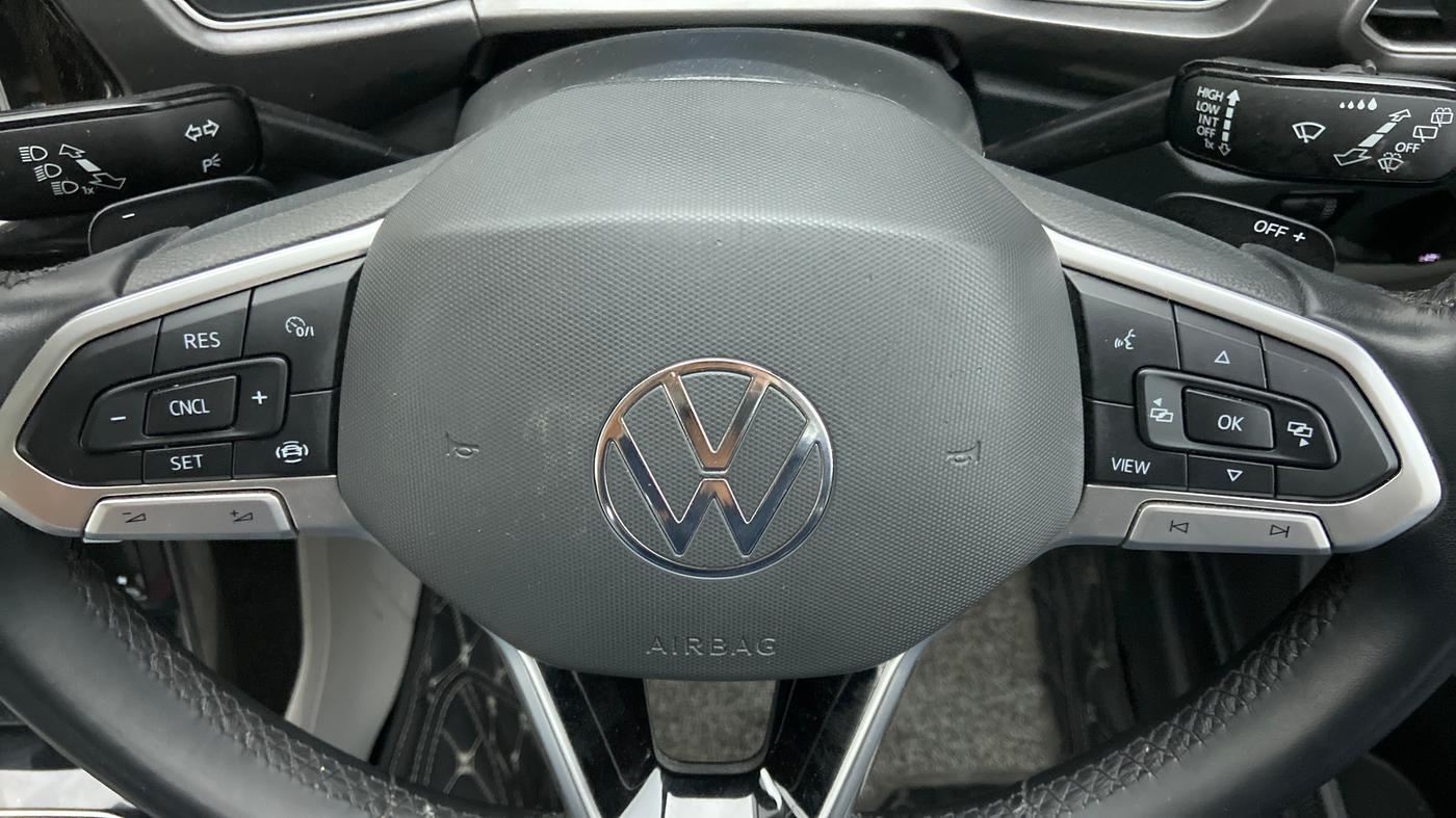 2022 Volkswagen TAIGUN TOPLINE 1.0 TSI AT, Petrol, Automatic, 15,085 km, Paddle Shifters
