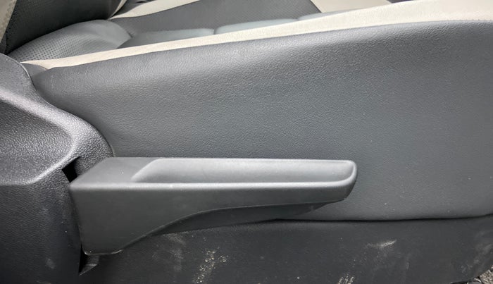 2022 Volkswagen TAIGUN TOPLINE 1.0 TSI AT, Petrol, Automatic, 15,085 km, Driver Side Adjustment Panel