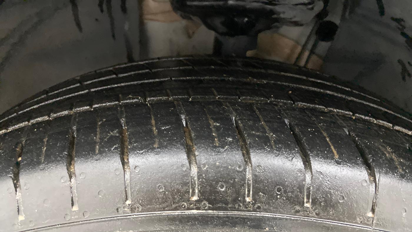 2022 Volkswagen TAIGUN TOPLINE 1.0 TSI AT, Petrol, Automatic, 15,085 km, Left Front Tyre Tread