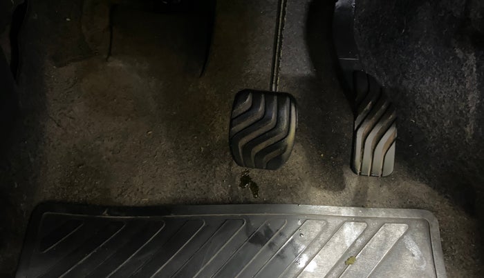 2020 Renault Kwid RXT 1.0 AMT (O), Petrol, Automatic, 33,175 km, Pedals