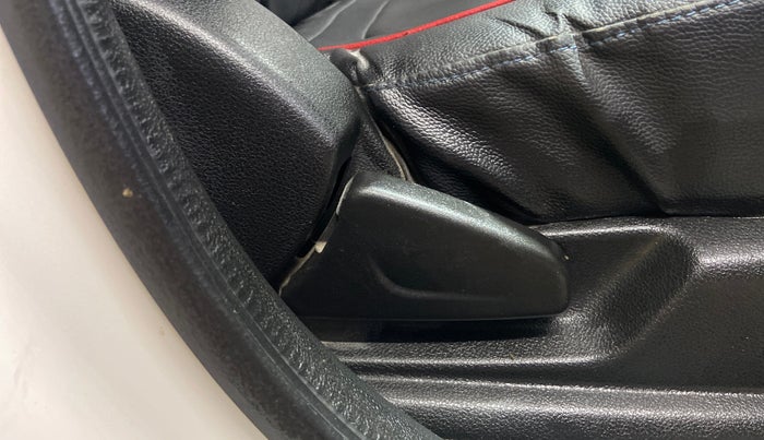 2020 Renault Kwid RXT 1.0 AMT (O), Petrol, Automatic, 33,175 km, Driver Side Adjustment Panel