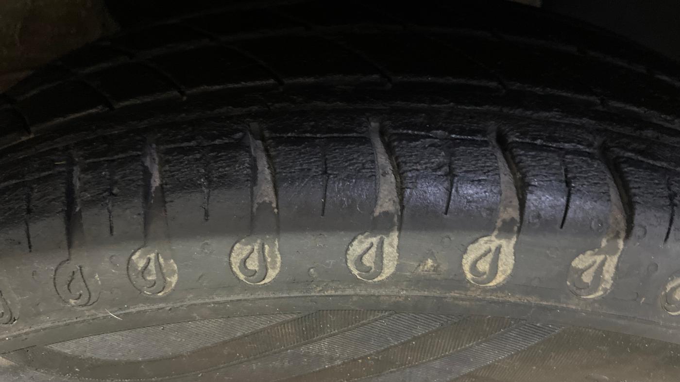 2020 Renault Kwid RXT 1.0 AMT (O), Petrol, Automatic, 33,175 km, Right Front Tyre Tread