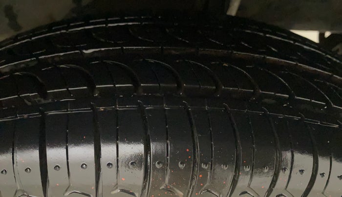 2015 Renault Kwid RXT 0.8, Petrol, Manual, 77,936 km, Left Rear Tyre Tread