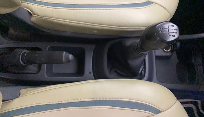 2015 Renault Kwid RXT 0.8, Petrol, Manual, 77,936 km, Gear Lever