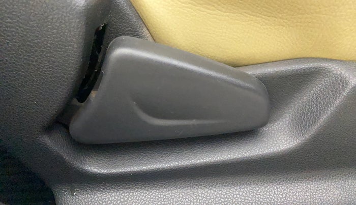 2015 Renault Kwid RXT 0.8, Petrol, Manual, 77,936 km, Driver Side Adjustment Panel