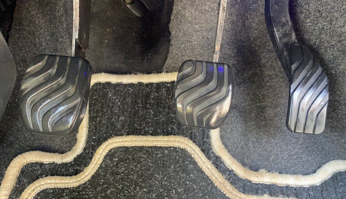 2015 Renault Kwid RXT 0.8, Petrol, Manual, 77,936 km, Pedals