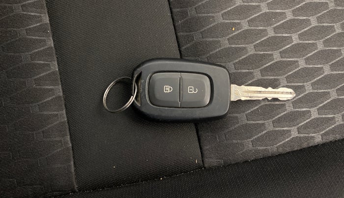 2023 Nissan MAGNITE XL, Petrol, Manual, 27,784 km, Key Close Up