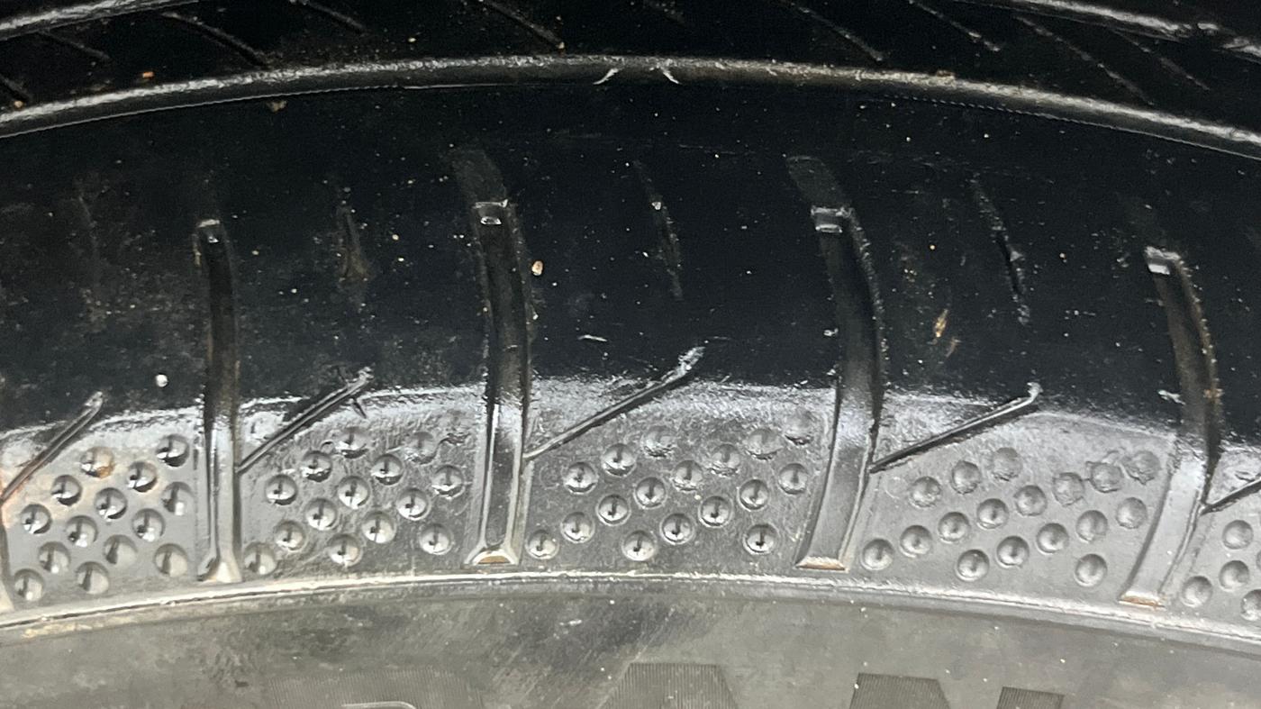 2022 Maruti XL6 ALPHA MT, Petrol, Manual, 70,450 km, Left Front Tyre Tread