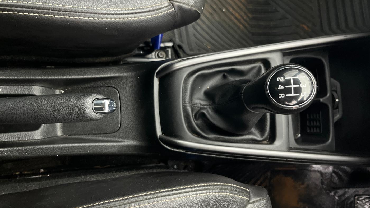 2022 Maruti XL6 ALPHA MT, Petrol, Manual, 70,450 km, Gear Lever