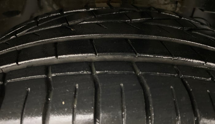 2019 Tata NEXON XZA + 1.2 PETROL A/T, Petrol, Automatic, 20,700 km, Right Front Tyre Tread