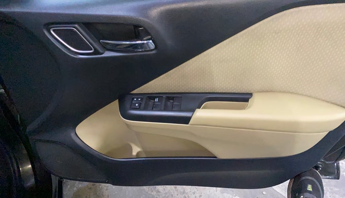 2017 Honda City 1.5L I-VTEC V MT, Petrol, Manual, 68,832 km, Driver Side Door Panels Control