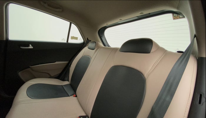 2015 Hyundai Grand i10 SPORTZ 1.2 KAPPA VTVT, Petrol, Manual, 34,857 km, Right Side Rear Door Cabin