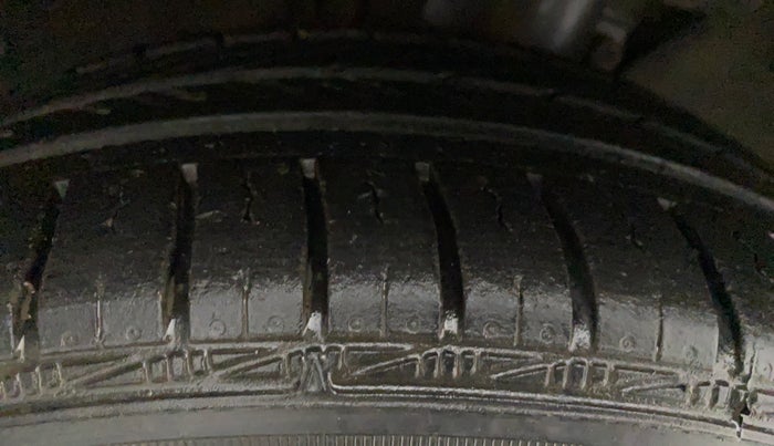 2012 Volkswagen Polo HIGHLINE1.2L, Petrol, Manual, 57,360 km, Right Rear Tyre Tread