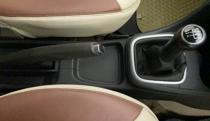 2012 Volkswagen Polo HIGHLINE1.2L, Petrol, Manual, 57,360 km, Gear Lever