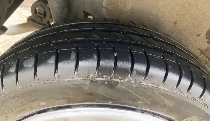2015 Maruti Wagon R 1.0 VXI, Petrol, Manual, 75,237 km, Right Rear Tyre Tread