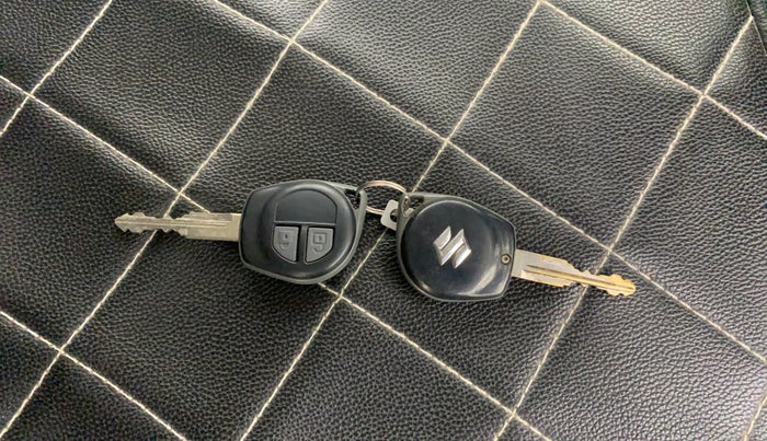 2015 Maruti Wagon R 1.0 VXI, Petrol, Manual, 75,237 km, Key Close Up