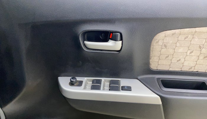 2015 Maruti Wagon R 1.0 VXI, Petrol, Manual, 75,237 km, Driver Side Door Panels Control