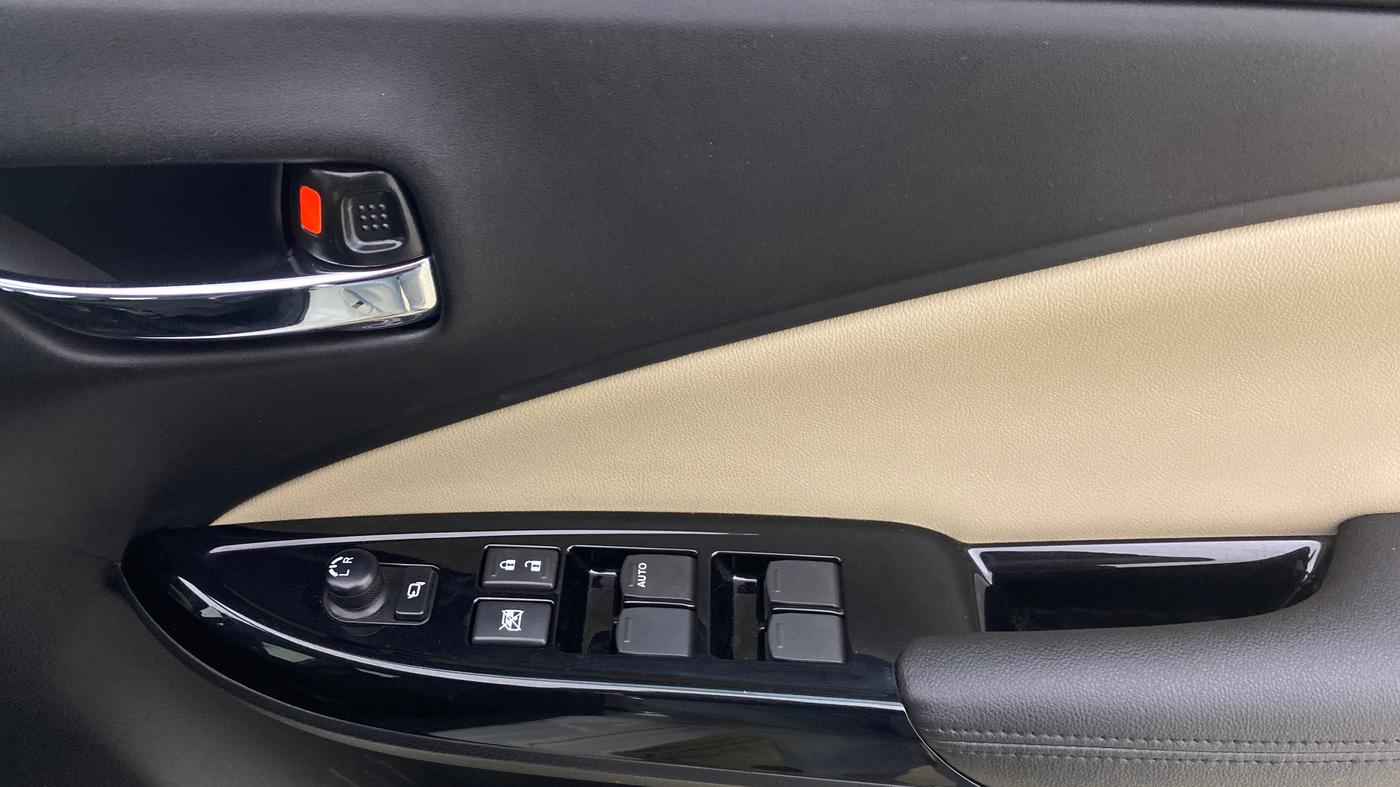 2025 Toyota Glanza V AMT, Petrol, Automatic, 2,344 km, Driver Side Door Panels Control