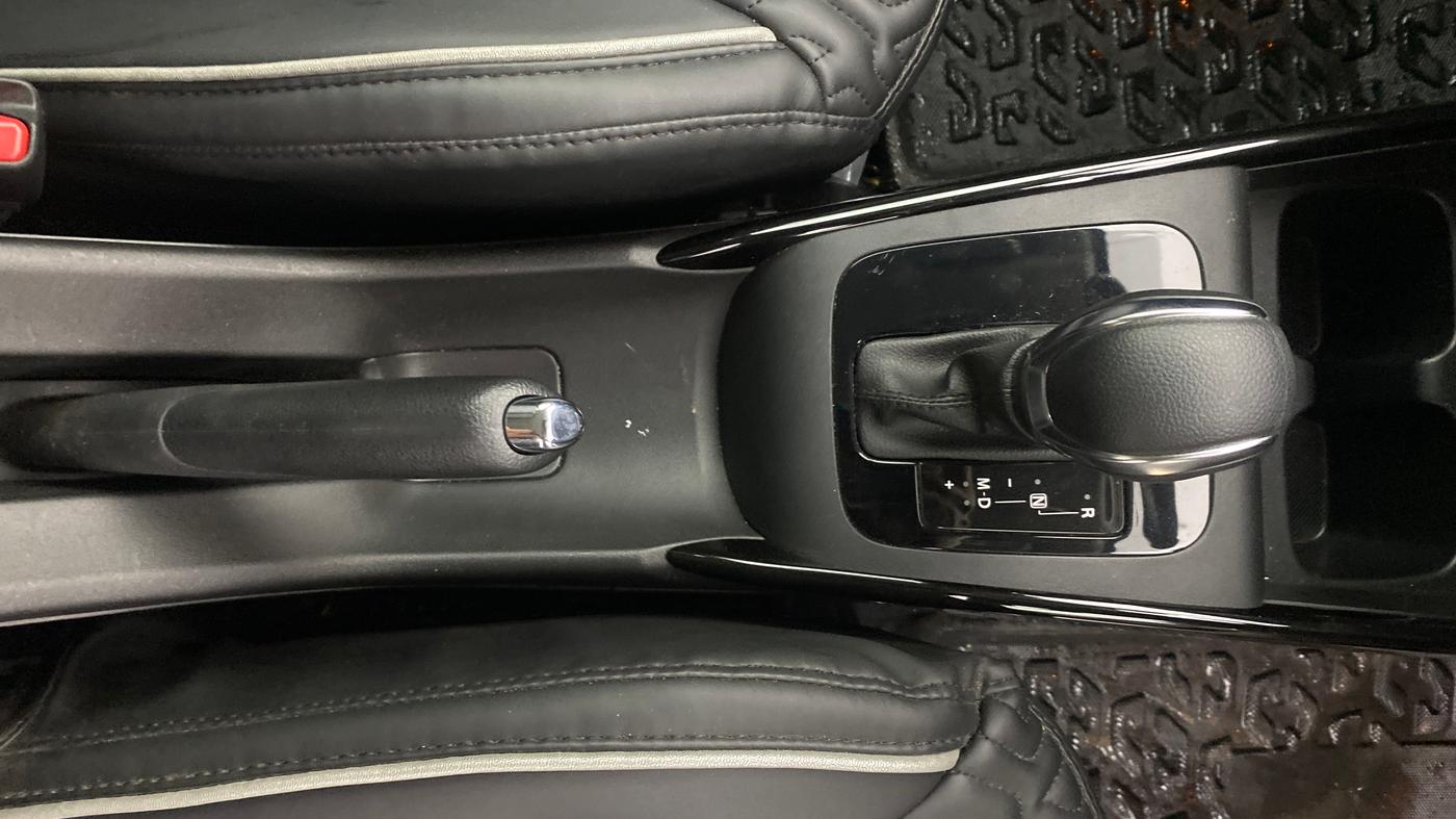 2025 Toyota Glanza V AMT, Petrol, Automatic, 2,344 km, Gear Lever