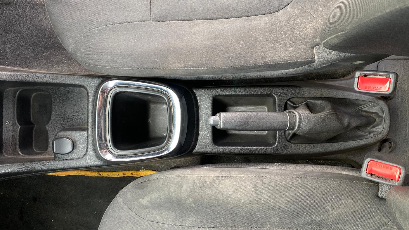 2018 Renault Kwid RXT 1.0 AMT (O), CNG, Automatic, 83,245 km, Gear Lever