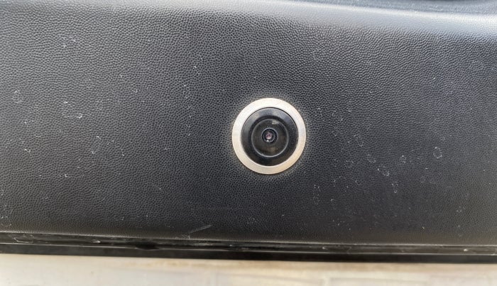 2018 Renault Kwid RXT 1.0 AMT (O), CNG, Automatic, 83,245 km, Parking Camera