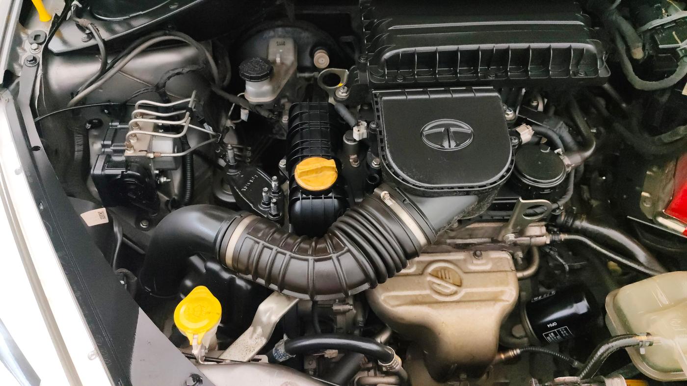 2018 Tata Tiago XZA PETROL, Petrol, Automatic, 43,111 km, Engine View - Right