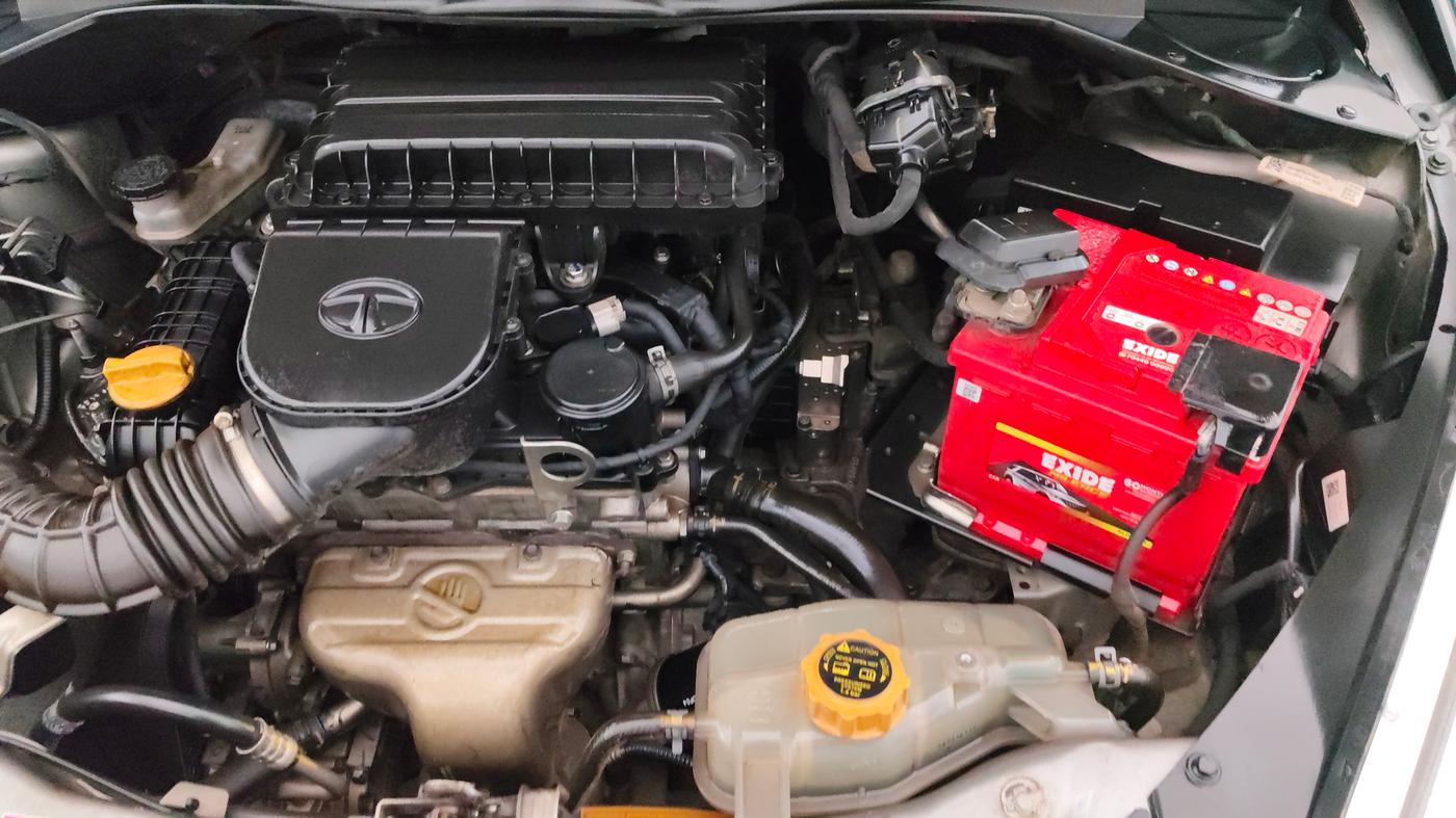 2018 Tata Tiago XZA PETROL, Petrol, Automatic, 43,111 km, Engine View - Left
