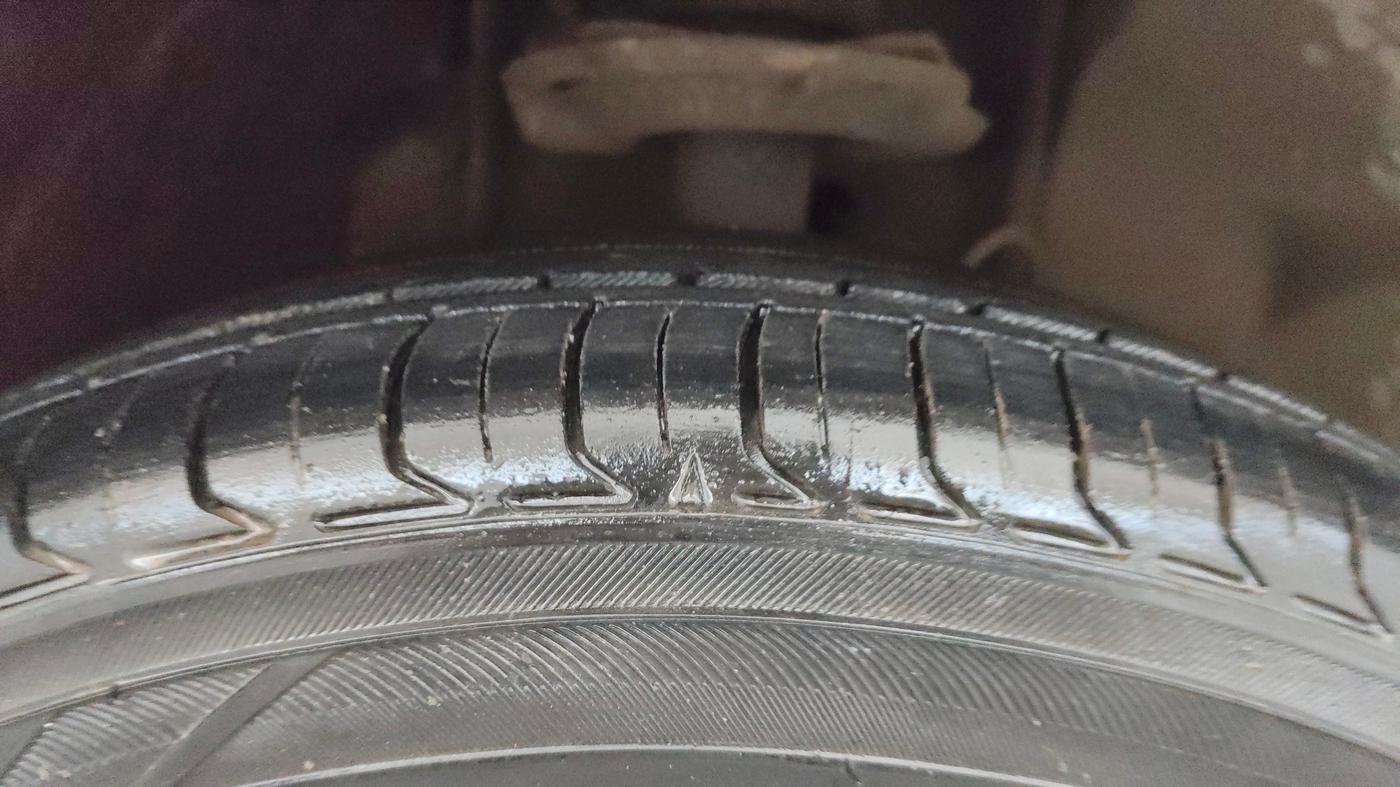 2018 Tata Tiago XZA PETROL, Petrol, Automatic, 43,111 km, Right Front Tyre Tread