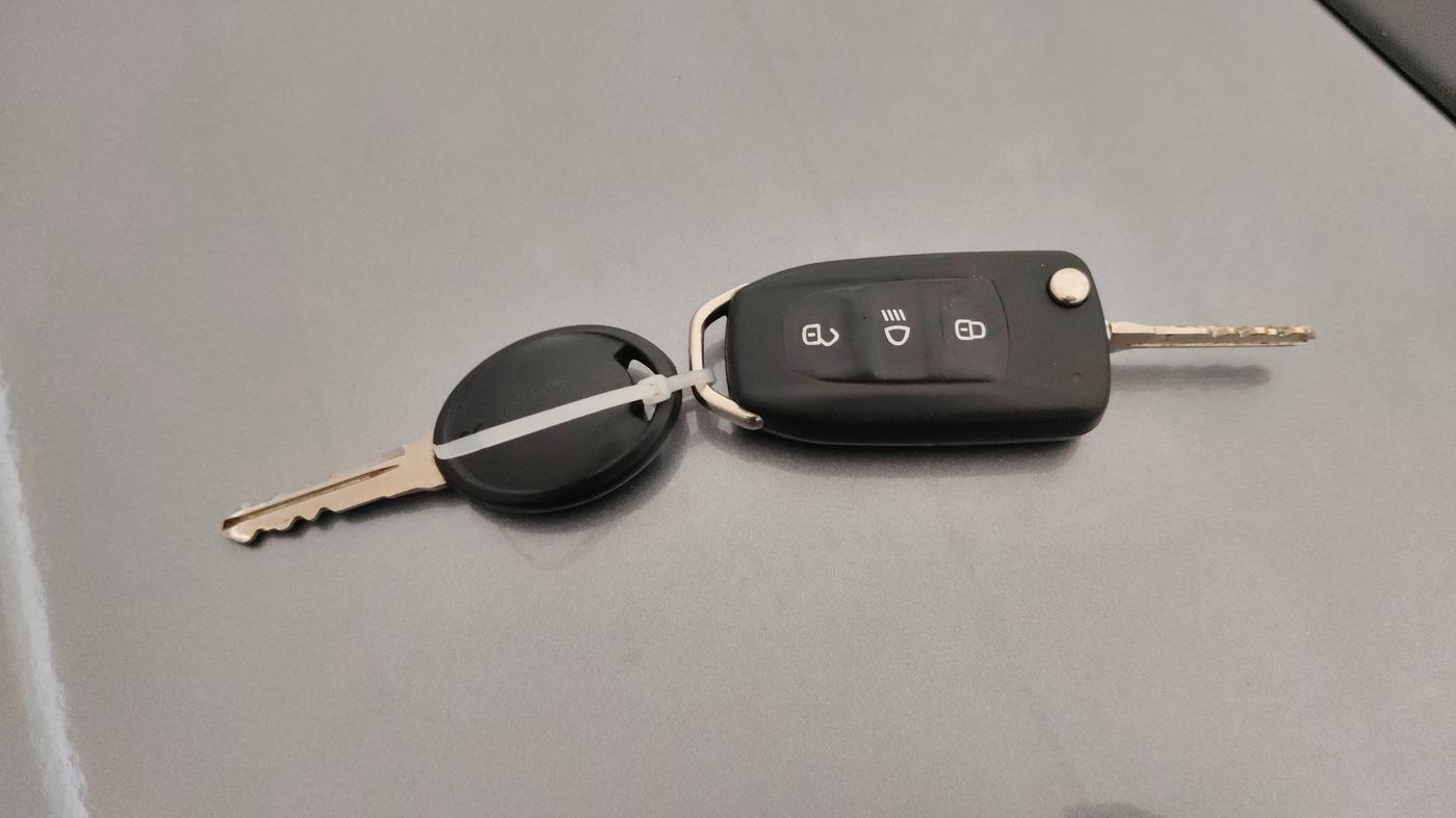 2018 Tata Tiago XZA PETROL, Petrol, Automatic, 43,111 km, Key Close Up