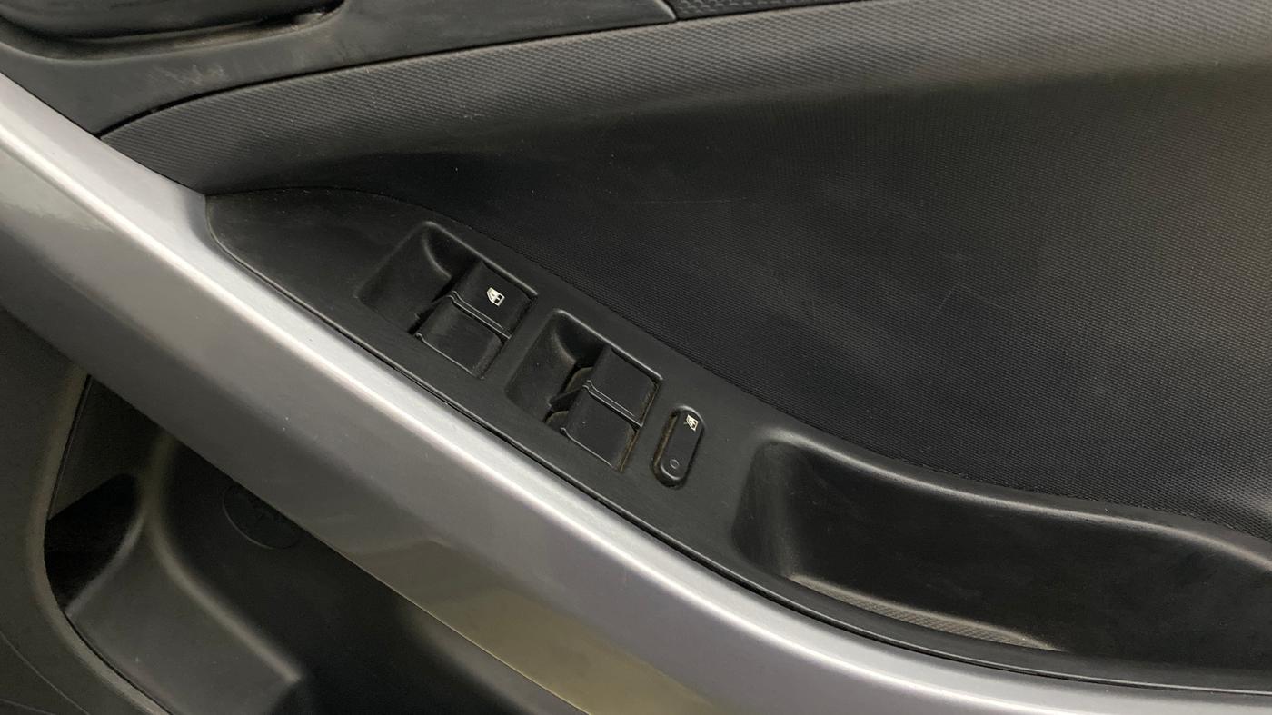 2023 Tata NEXON XMA SUNROOF PETROL, Petrol, Automatic, 16,401 km, Driver Side Door Panels Control