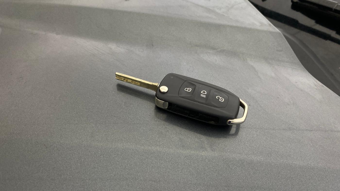 2023 Tata NEXON XMA SUNROOF PETROL, Petrol, Automatic, 16,401 km, Key Close Up