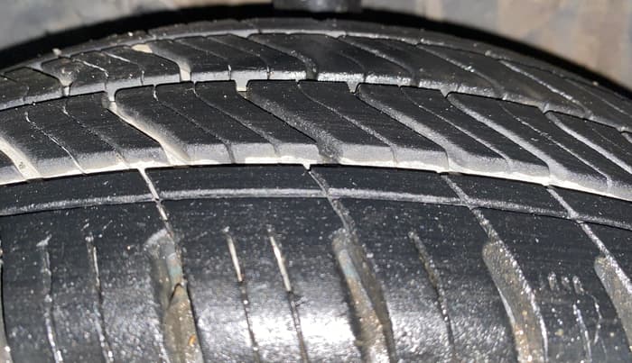 2018 Datsun Go T(O), Petrol, Manual, 77,350 km, Left Front Tyre Tread