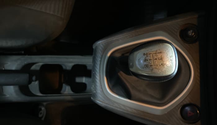 2018 Datsun Go T(O), Petrol, Manual, 77,350 km, Gear Lever