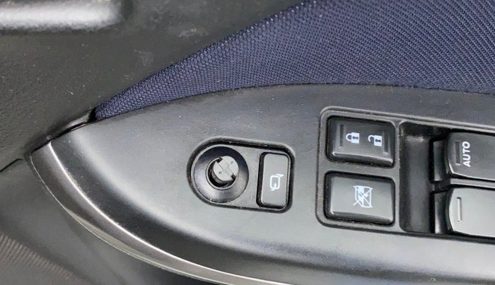 2019 Maruti Baleno DELTA CVT PETROL 1.2, Petrol, Automatic, 51,349 km, Right rear-view mirror - ORVM switch has minor damage
