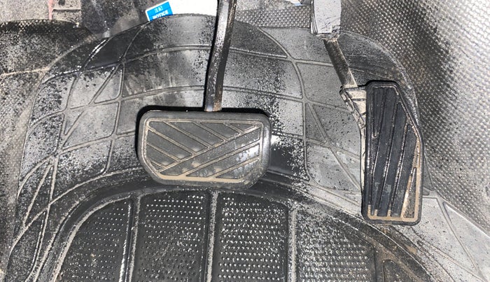 2018 Maruti Swift ZXI AMT, Petrol, Automatic, 44,180 km, Pedals