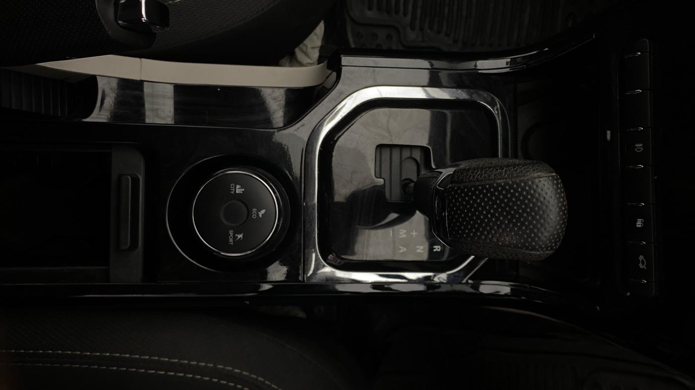 2022 Tata NEXON XZA PLUS PETROL, Petrol, Automatic, 45,759 km, Gear Lever