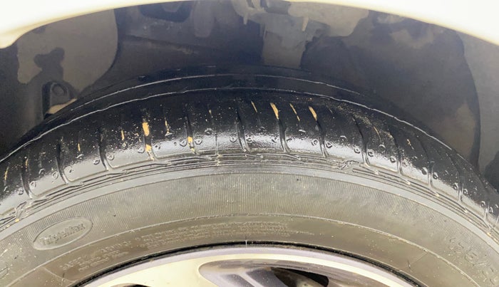 2022 Hyundai AURA SX 1.2 CNG, CNG, Manual, 1,22,124 km, Left Front Tyre Tread