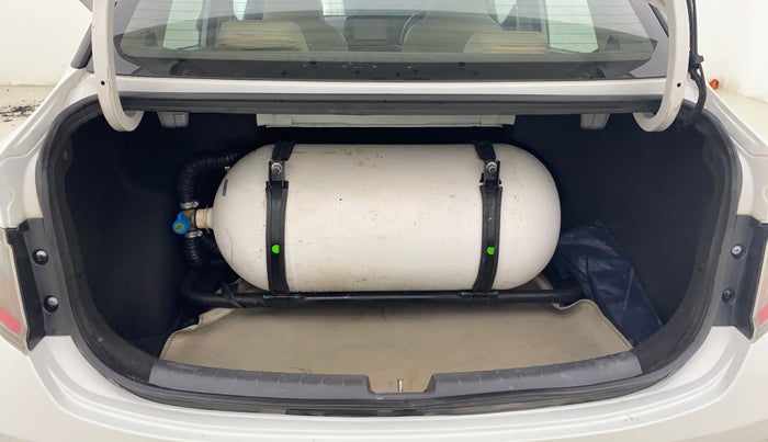 2022 Hyundai AURA SX 1.2 CNG, CNG, Manual, 1,22,124 km, Boot Inside