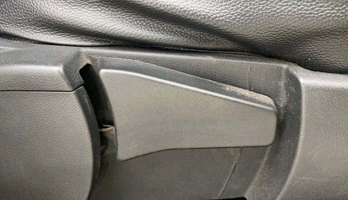 2021 Renault TRIBER RXZ AMT, Petrol, Automatic, 64,858 km, Driver Side Adjustment Panel