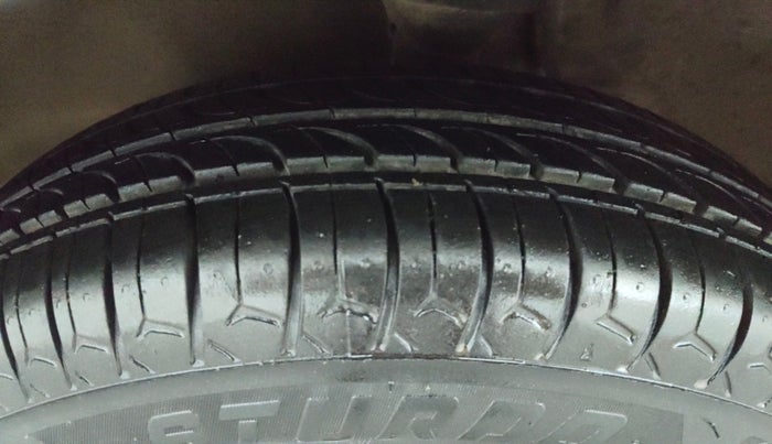 2017 Maruti Alto 800 LXI O, Petrol, Manual, 61,127 km, Left Front Tyre Tread